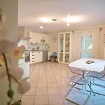 We - Corso Saba House Apartman *